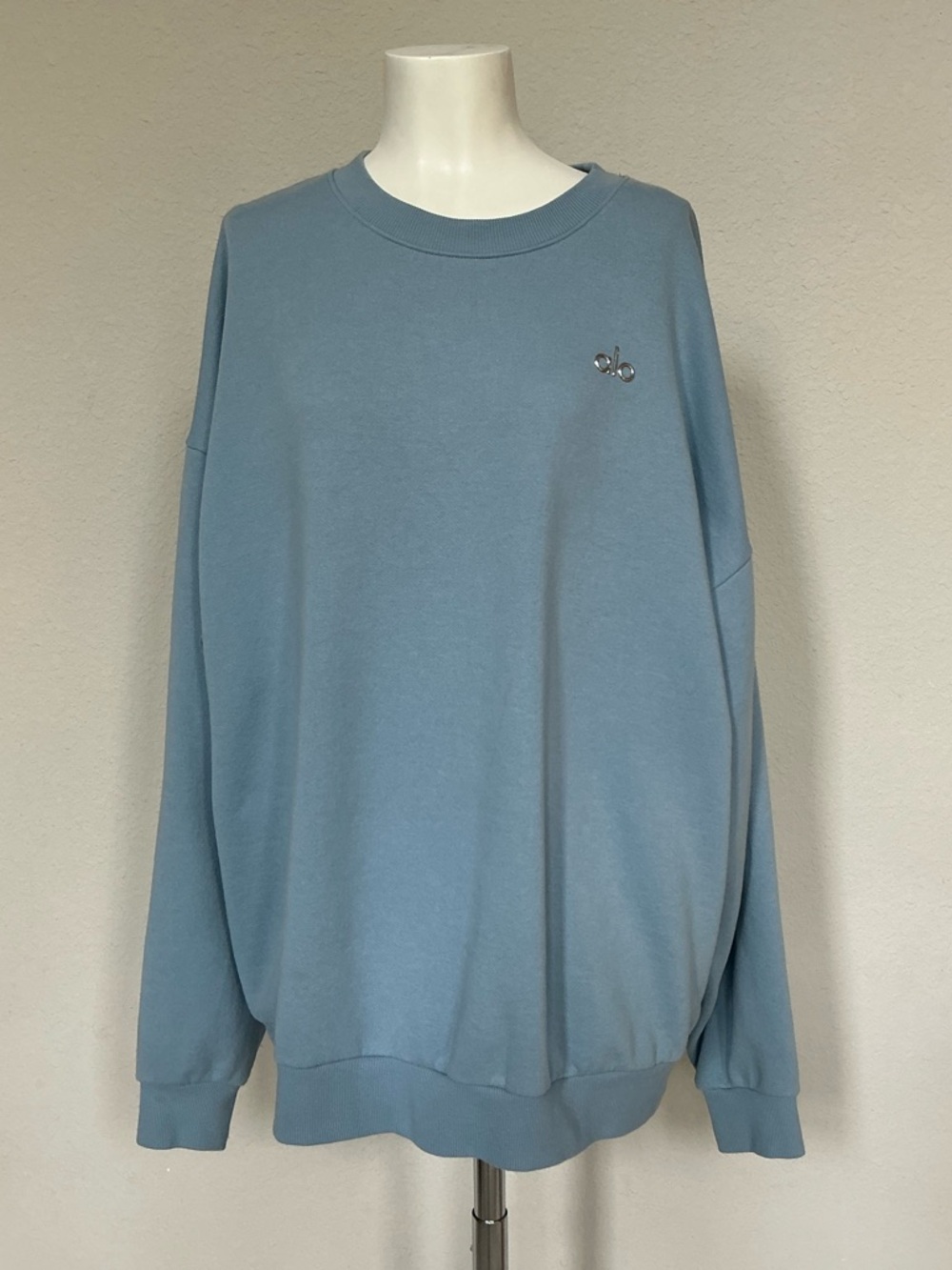 ALO Yoga Celestial Blue Accolade Crewneck Sweatshirt Large